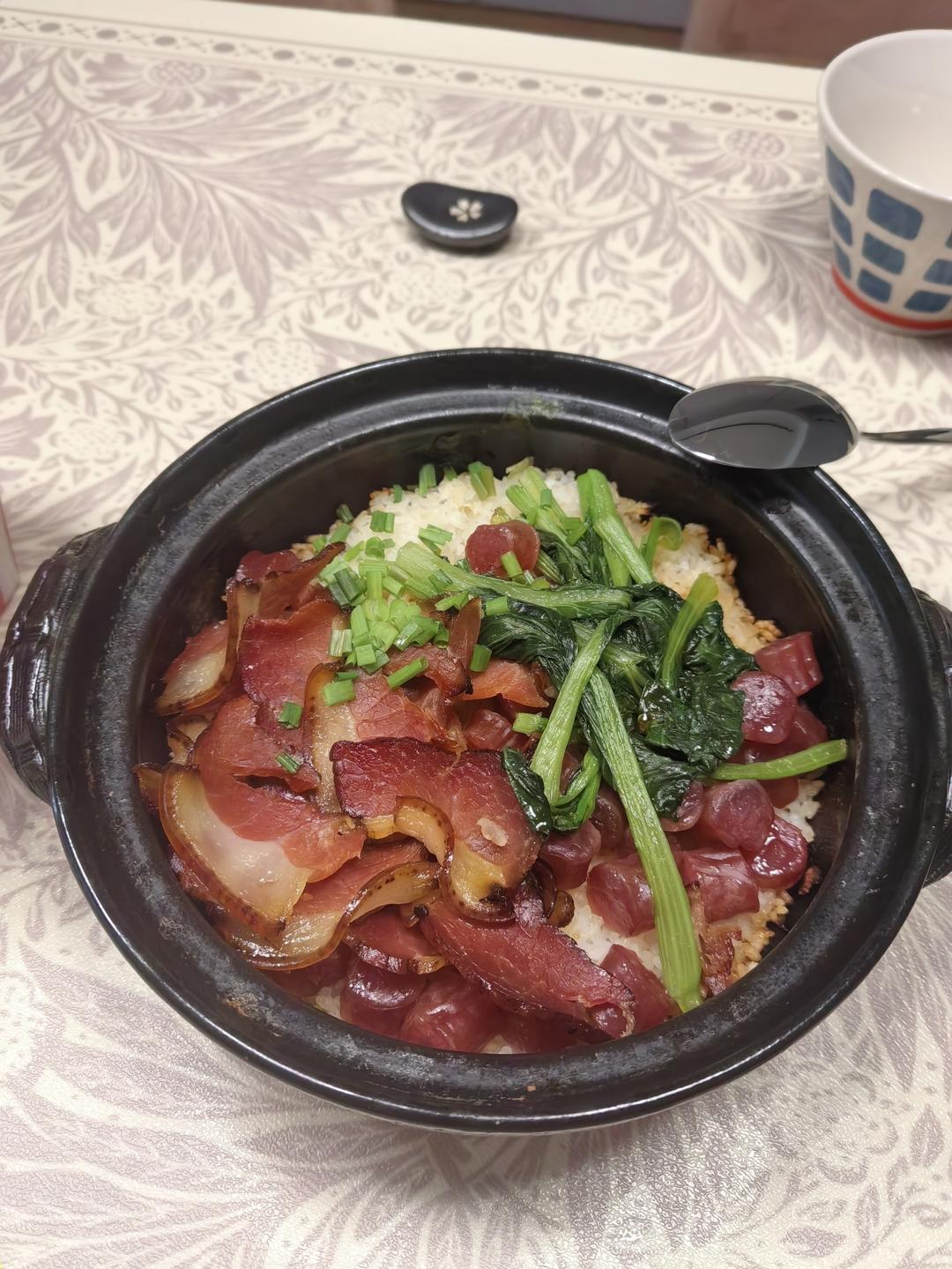 腊味煲仔饭，20分钟饭菜同出