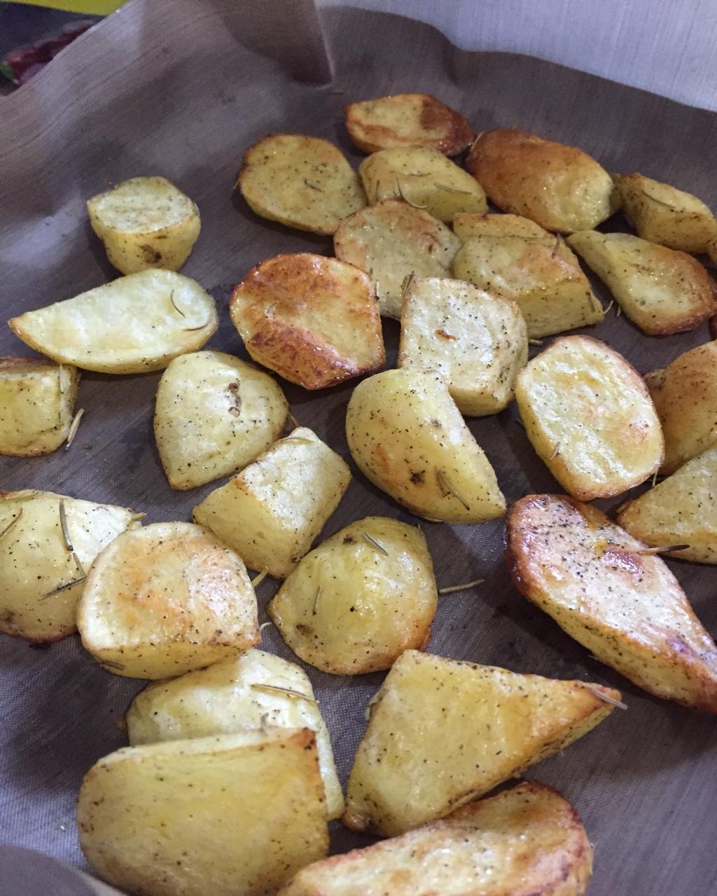 迷迭香烤土豆【妞的食记】