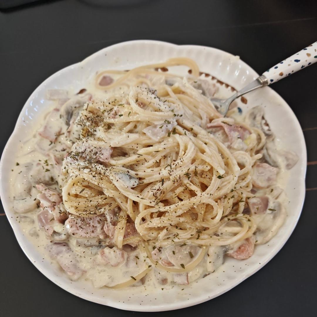 奶油蘑菇培根意大利面