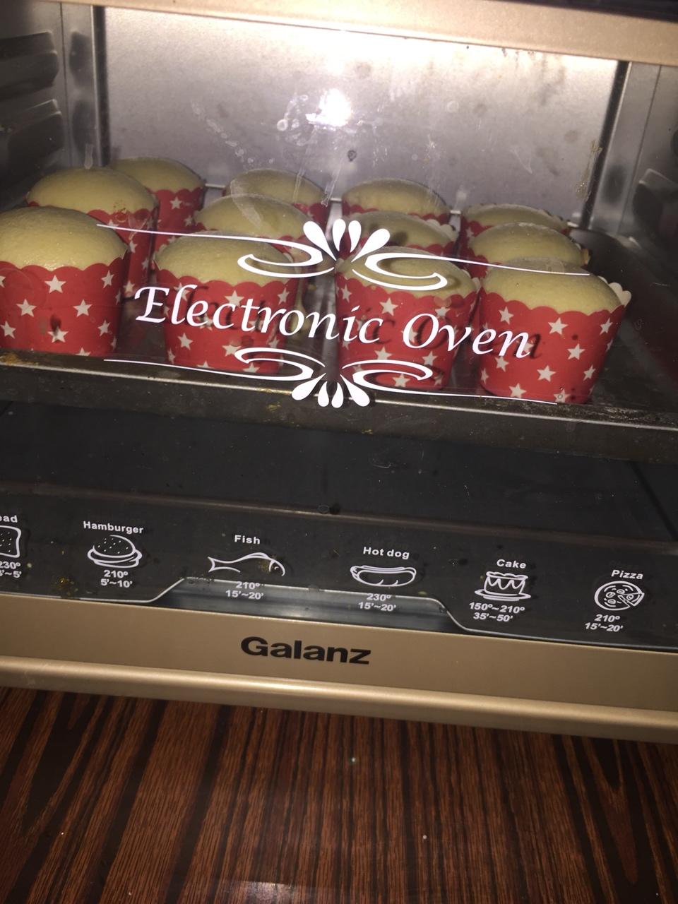 软绵绵戚风纸杯蛋糕