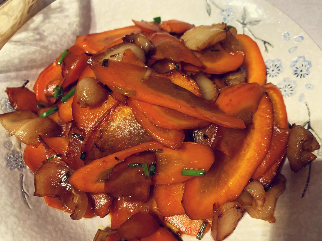 简单的胡萝卜炒肉