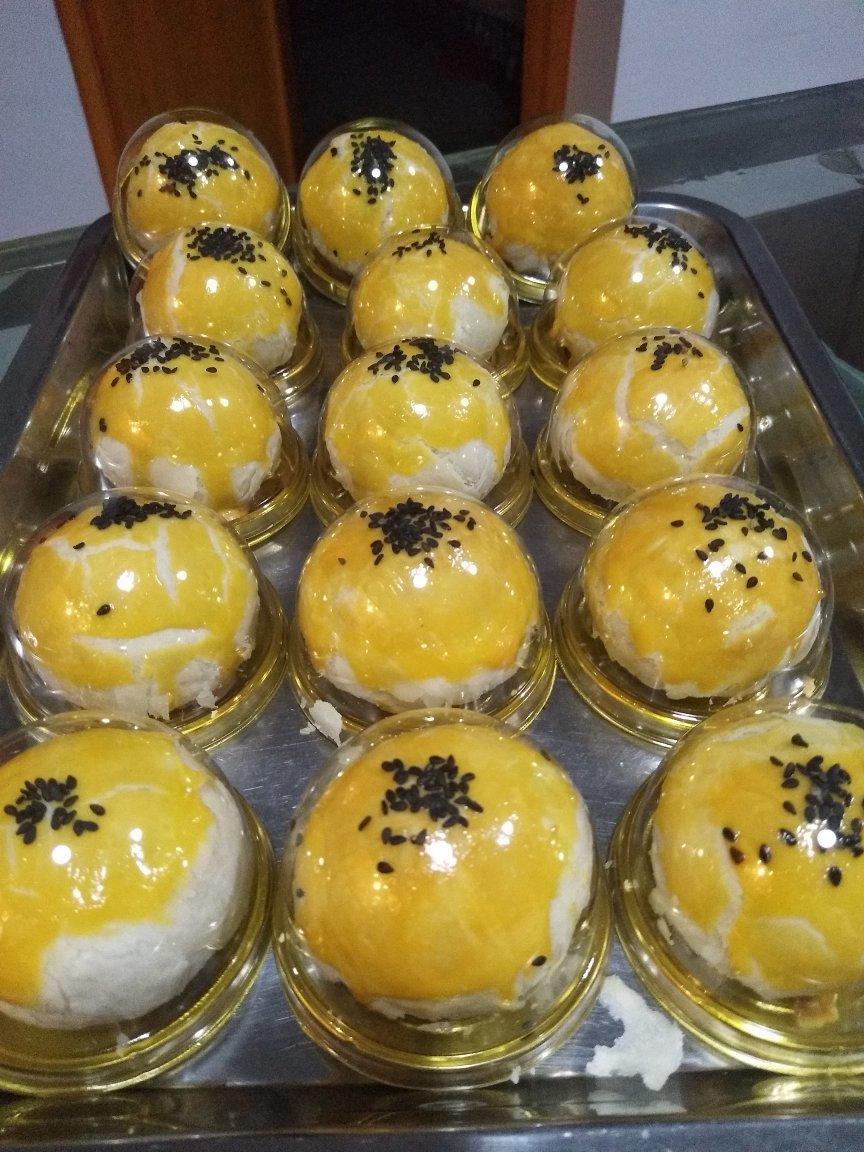 从炒红豆沙开始做蛋黄酥（视频）