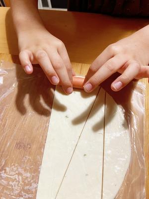 万能的手抓饼～孩子都能做的火腿可颂的做法 步骤2