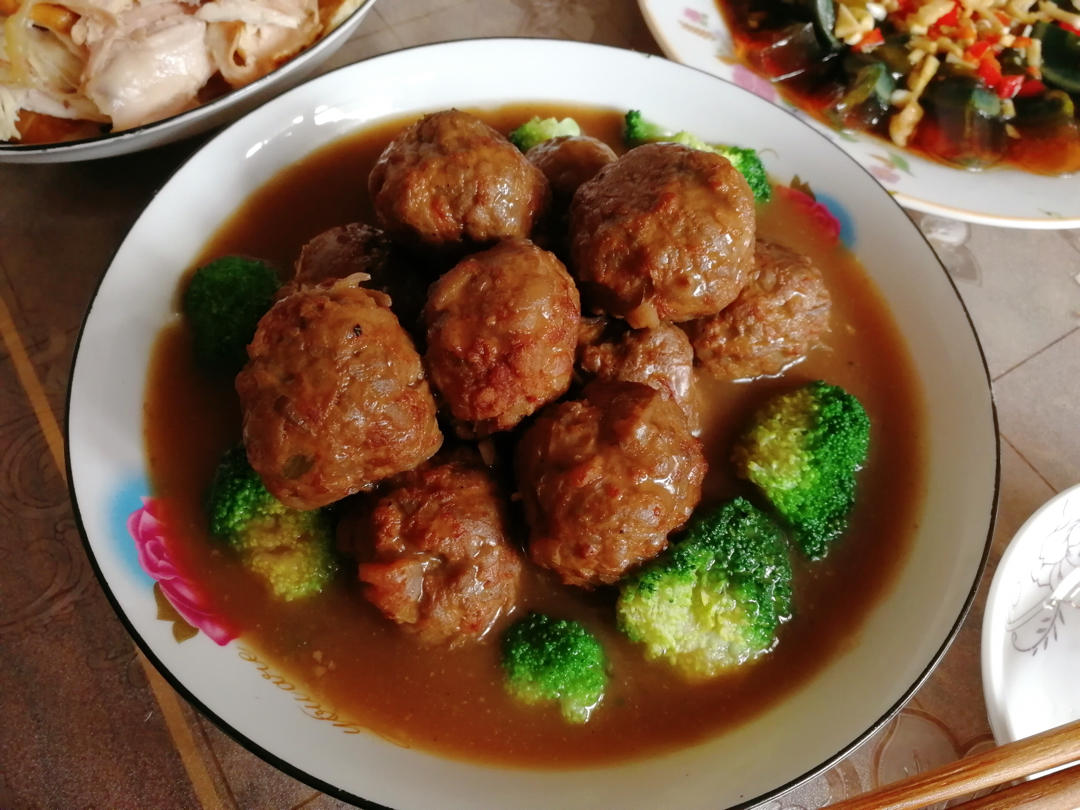 四喜丸子（红烧狮子头）