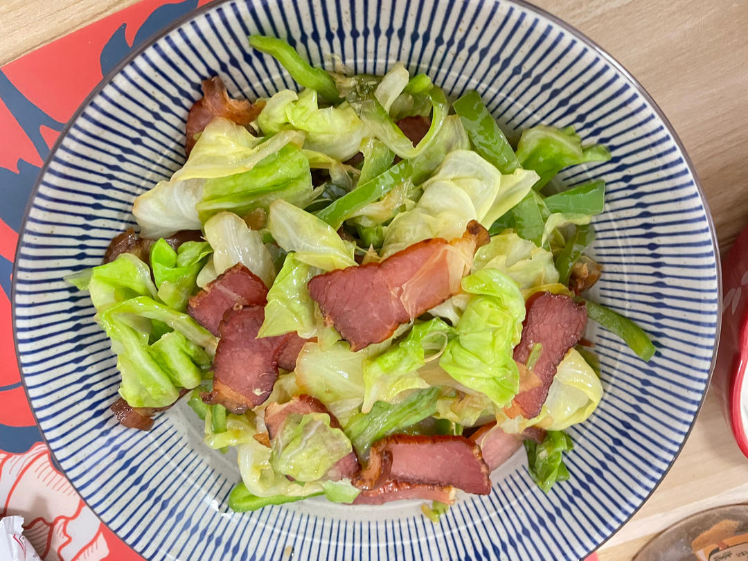 腊肉炒包菜