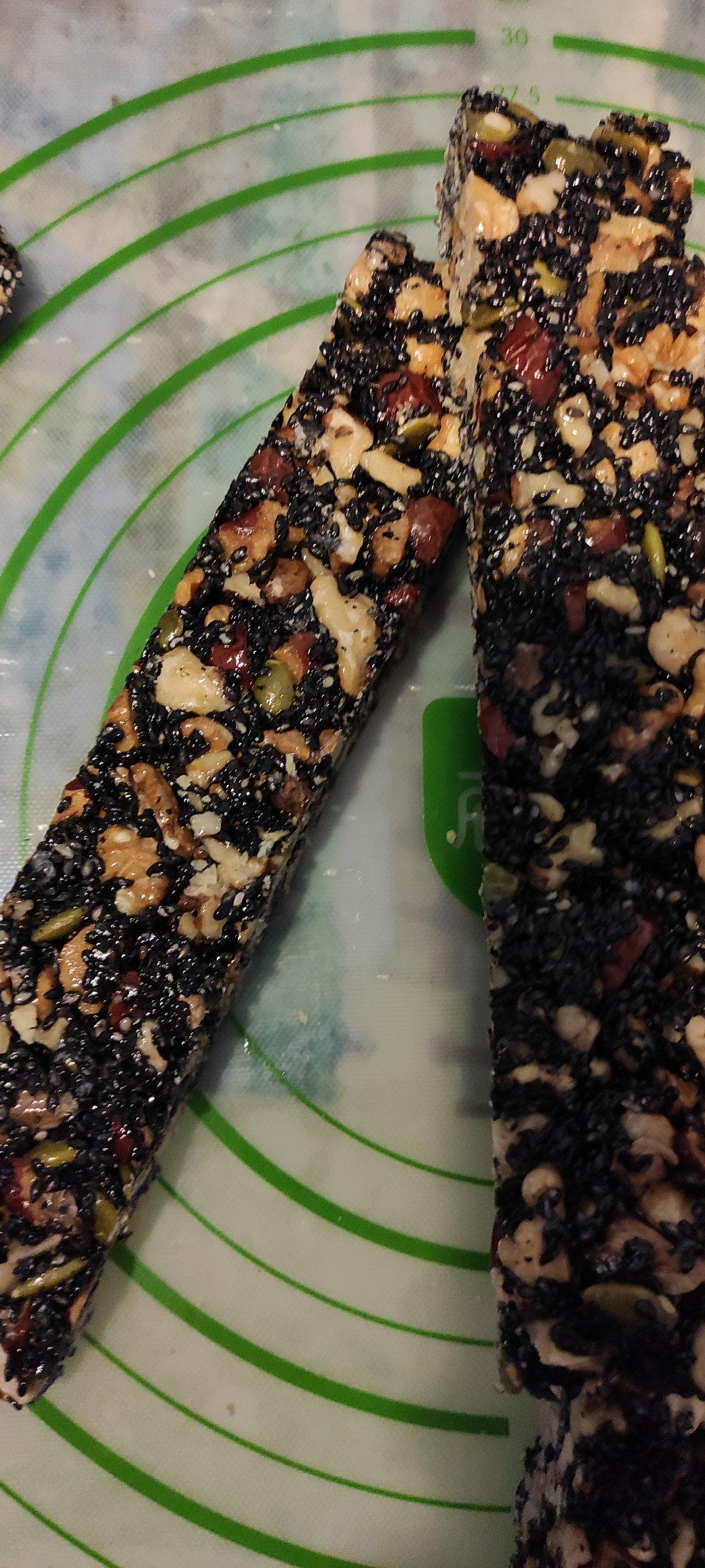 2696wxec做的红枣核桃芝麻糖