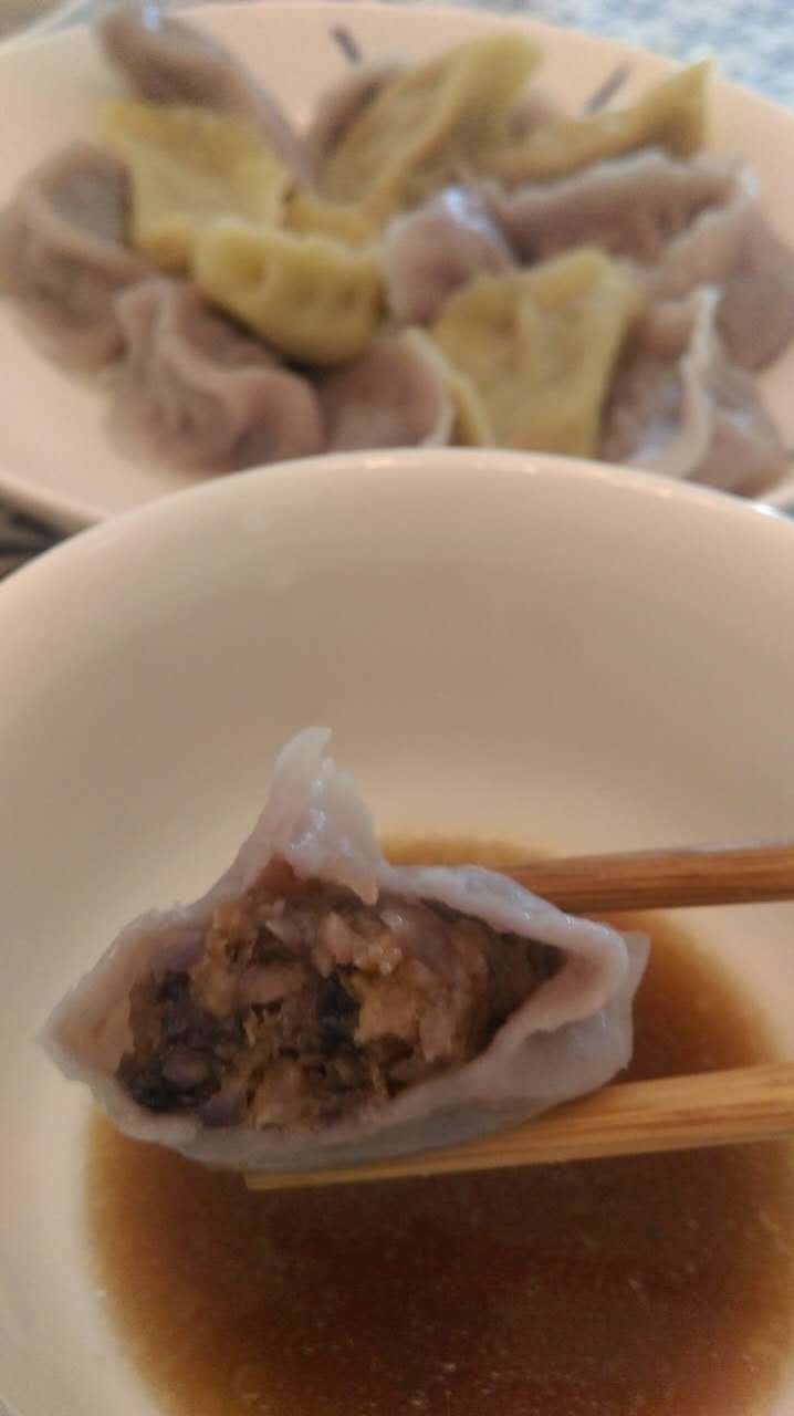 中式面点--五彩水饺 紫甘蓝与芹菜君的一次偶遇~~~
