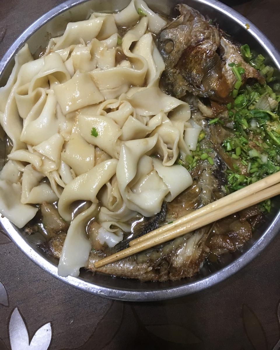 油泼裤带面