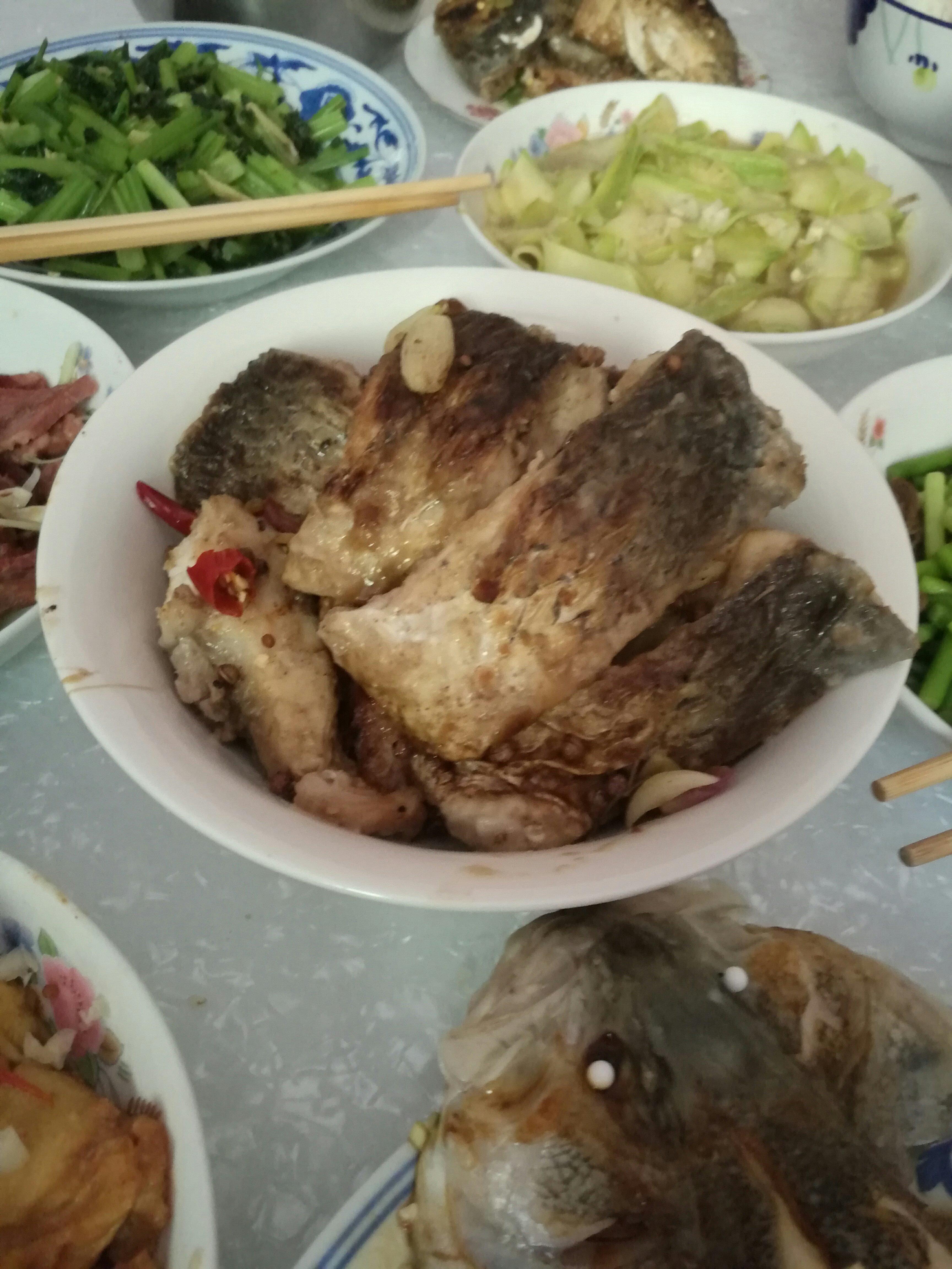 五香煎焖鱼（姥姥的私房菜）的做法