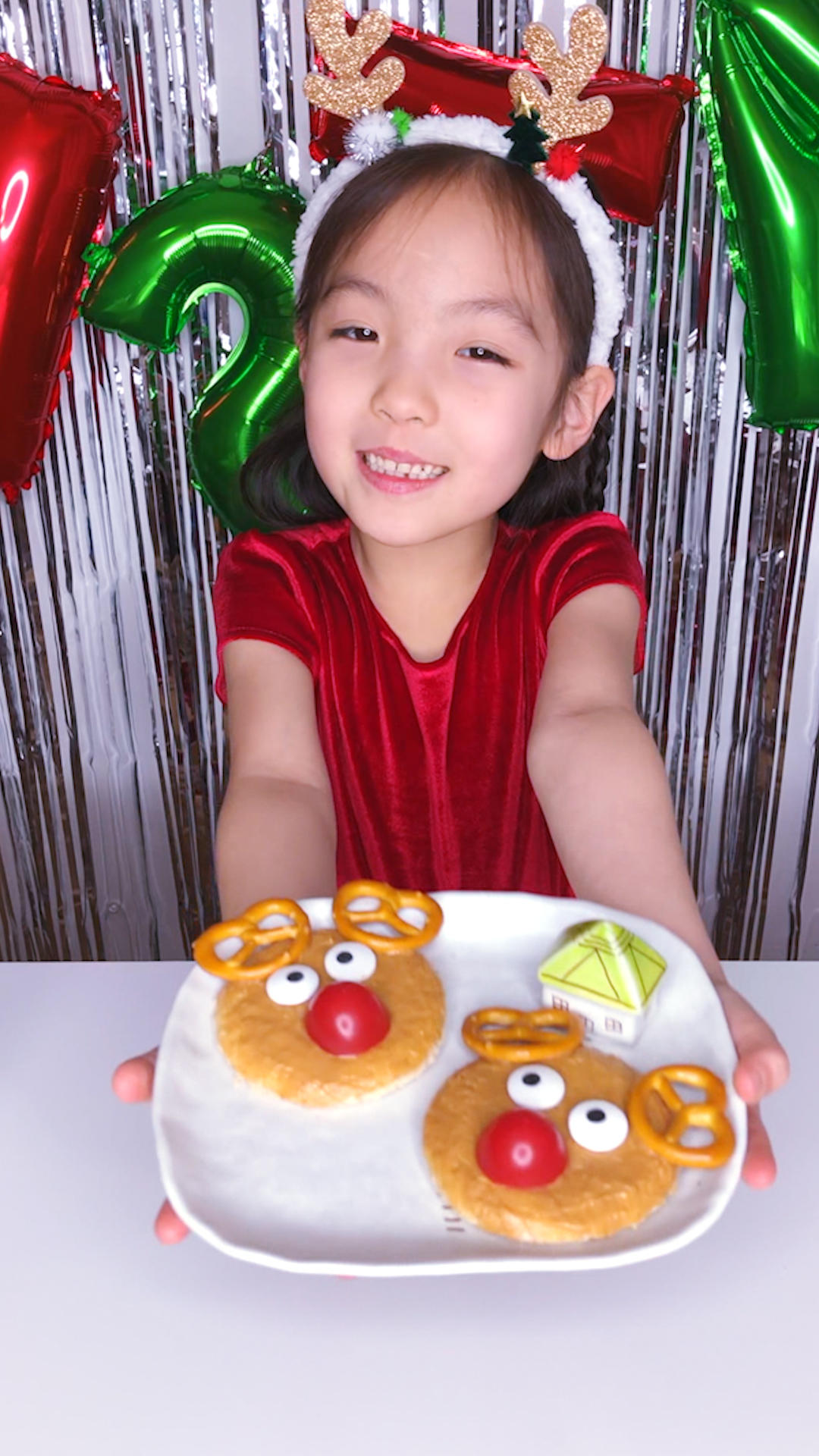 圣诞“大”厨来啦，给您做了好看又好吃的麋鹿吐司，等您来领的做法