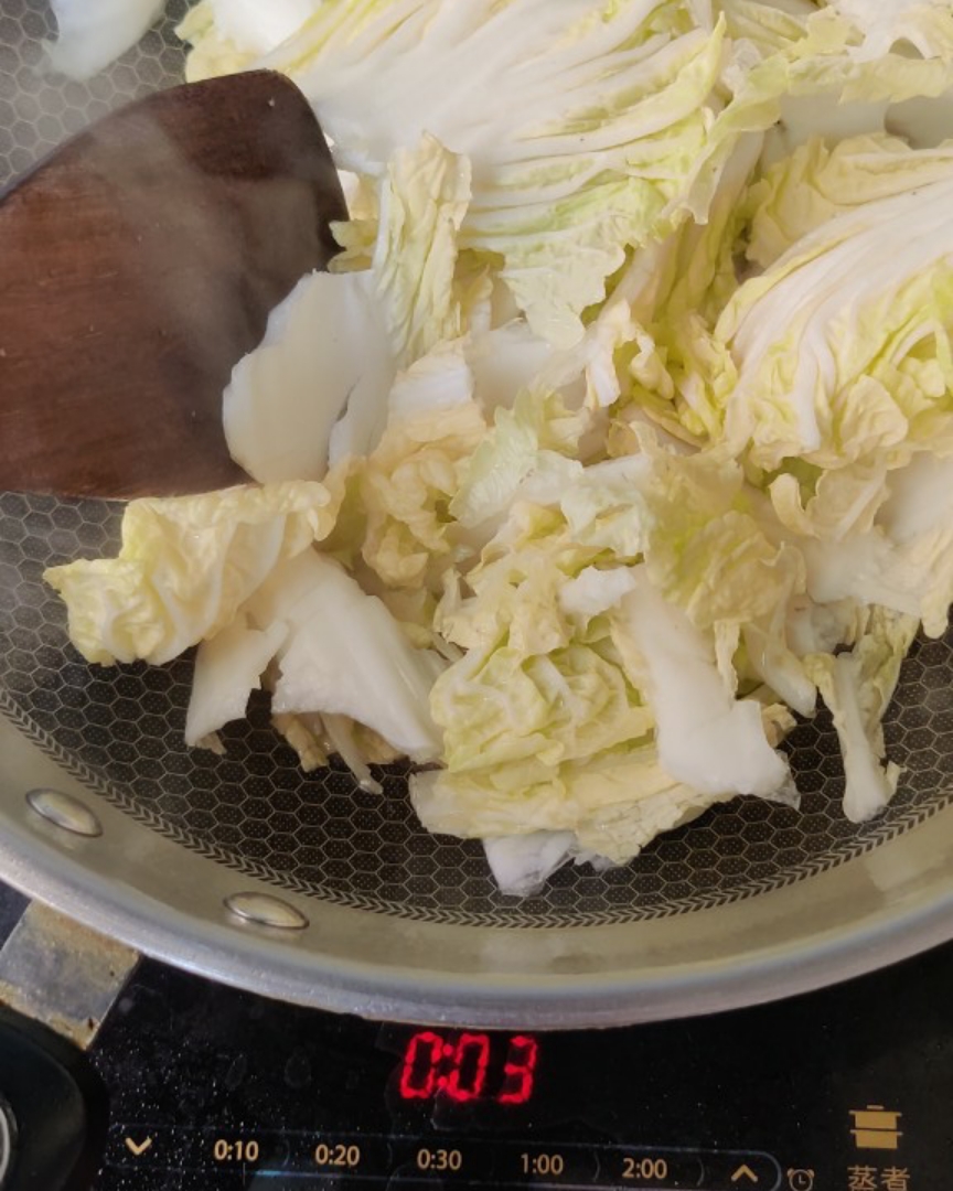 白菜炖🤗冻豆腐的做法 步骤2