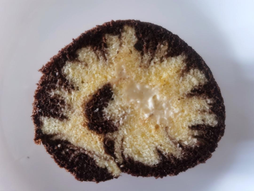 越看越魔性！红丝绒旋风蛋糕卷！