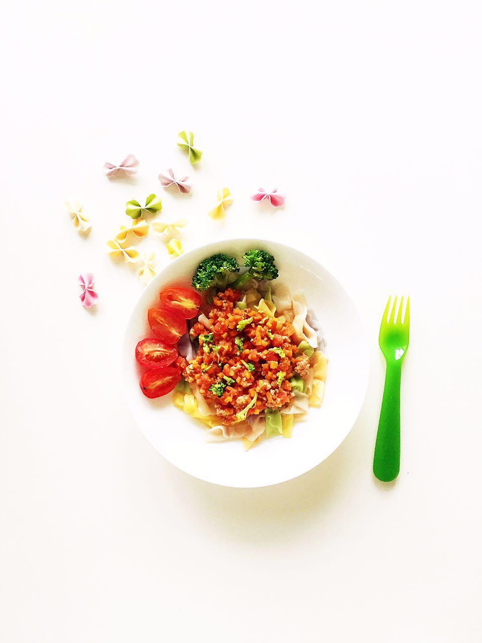 宝宝辅食：宝宝面（1岁+）-番茄蔬菜肉酱蝴蝶面的做法