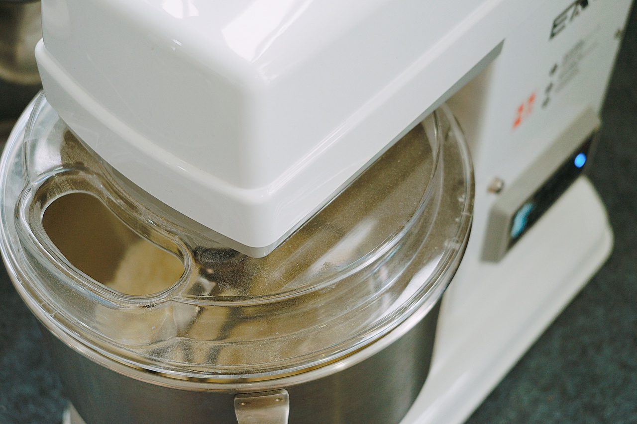 咸蛋黄肉松司康|有手都能做系列|5分钟搅一搅|免打发免发酵的做法 步骤8