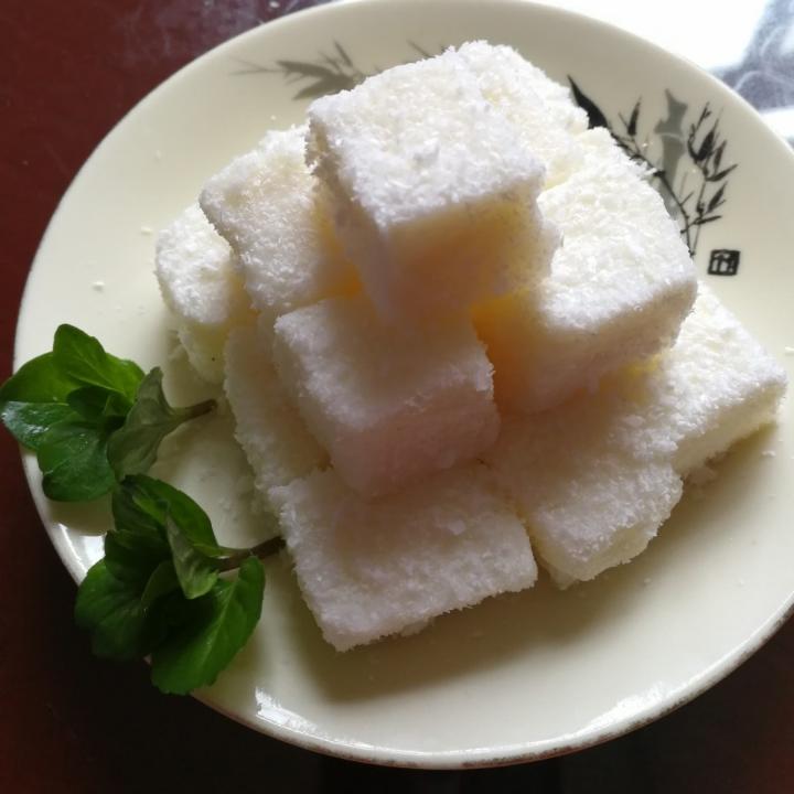 完胜85度C，最适合宝宝的健康零食——椰蓉牛奶小方