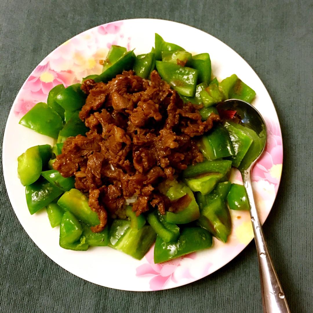青椒牛肉盖浇饭的做法