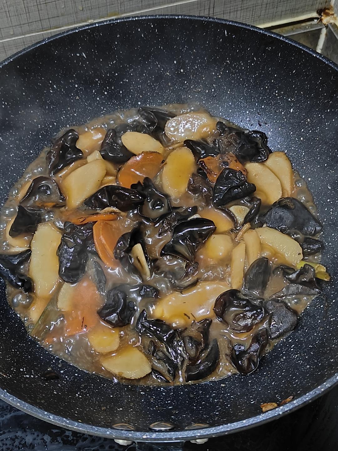 胡萝卜木耳炒山药