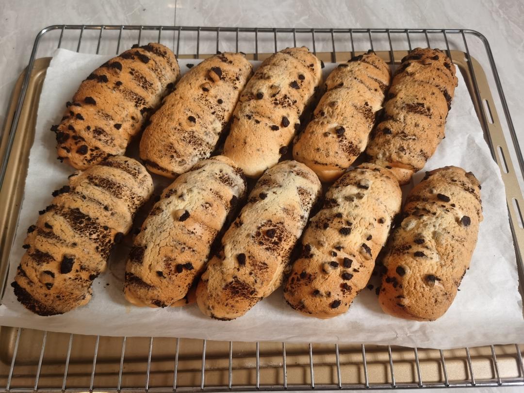 奥利奥脆皮酱面包｜嘎嘣脆｜附夹奶油