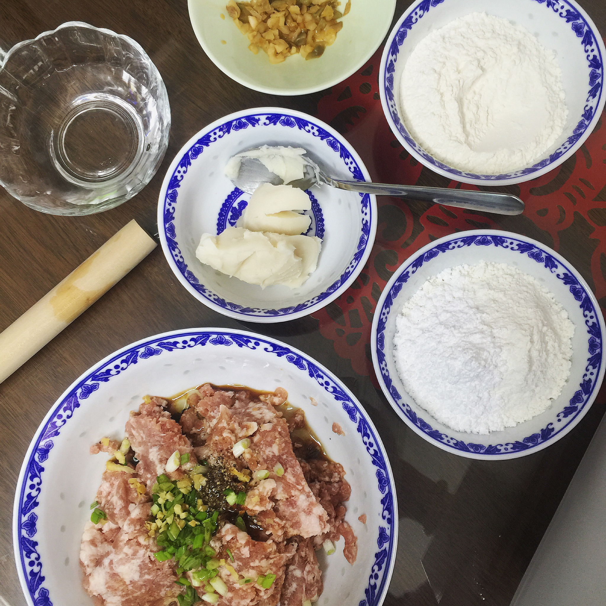 泳式鲜肉榨菜月饼