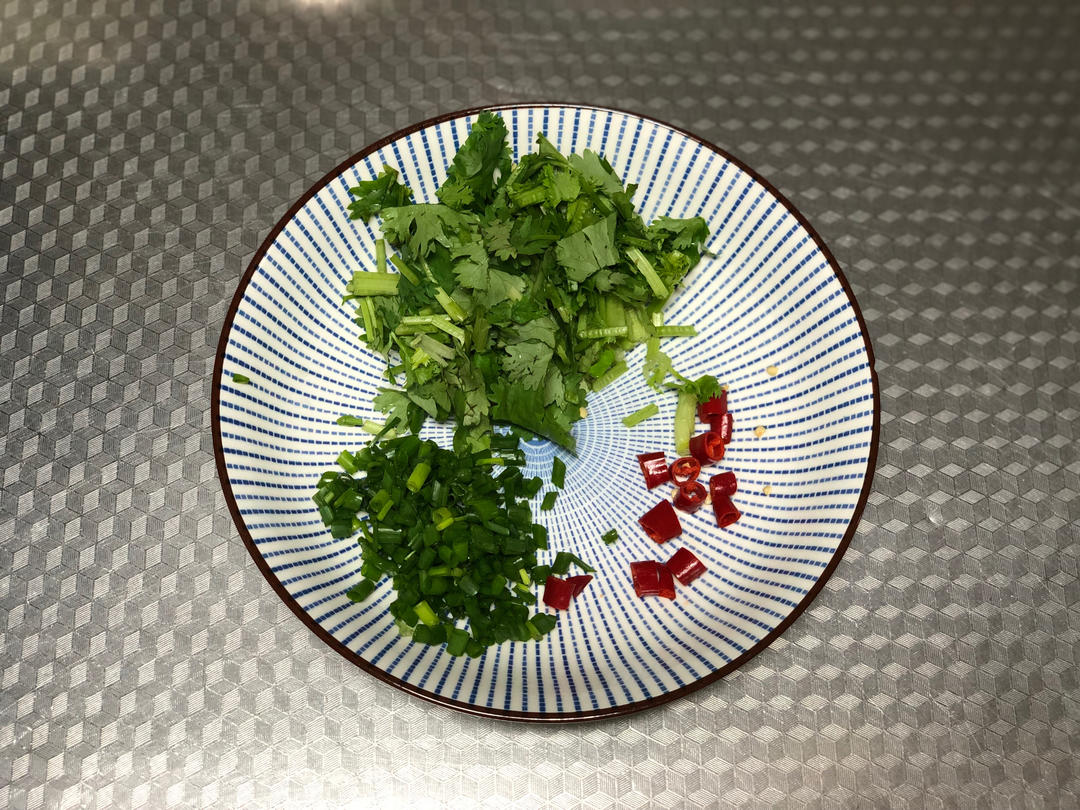 不用油炸的狼牙土豆条！一样好吃，秒杀小吃一条街！学会就能原地摆摊的做法 步骤3