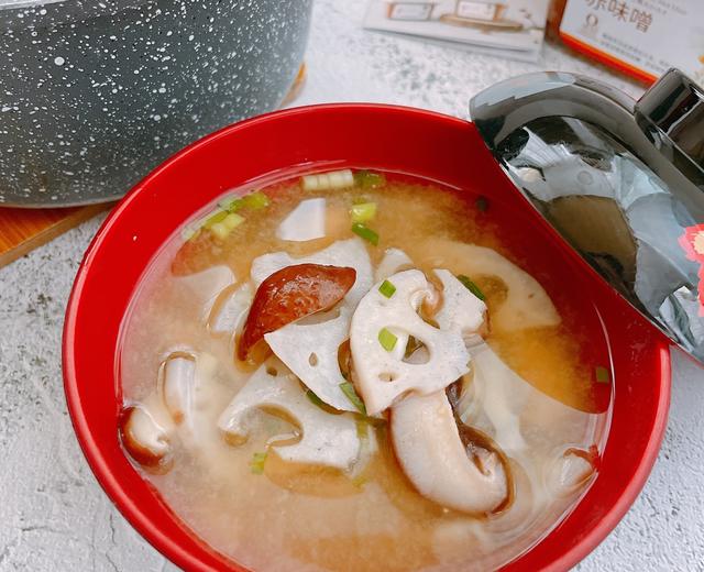 莲藕香菇味噌汤的做法