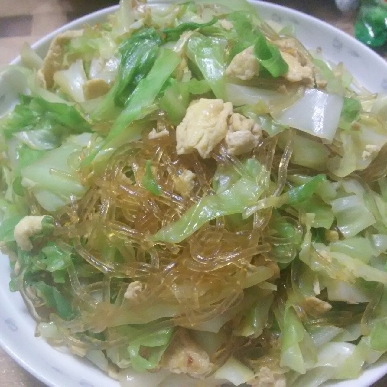 包菜粉丝炒鸡蛋