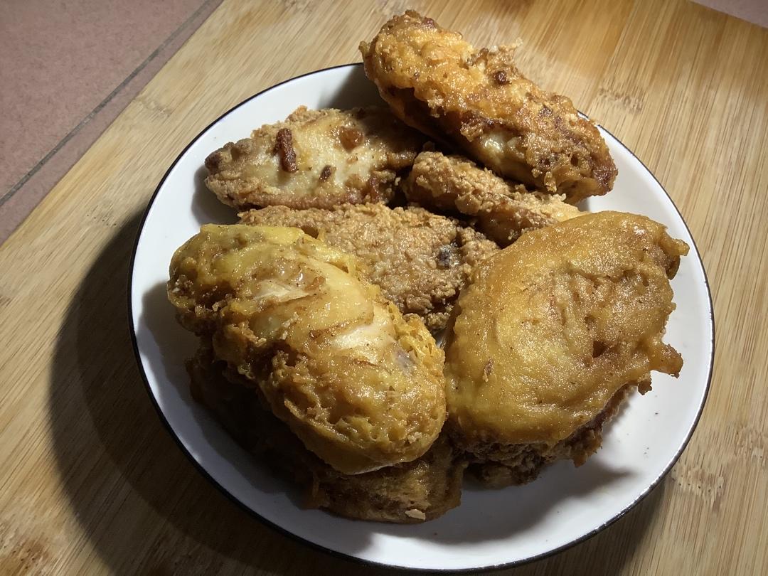 💥不油不腻的蒜香炸鸡翅❗巨好吃到舔手指，外酥里嫩到跺脚。