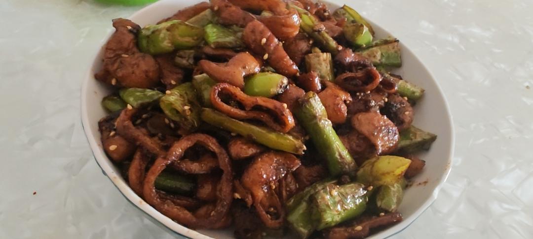 好吃到爆火爆肥肠