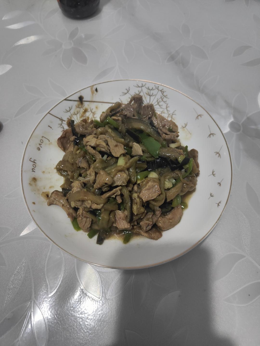 茄子青椒肉丝
