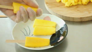 滤乳清酸奶、酸奶花、芒果夹心雪糕（附视频）的做法 步骤11