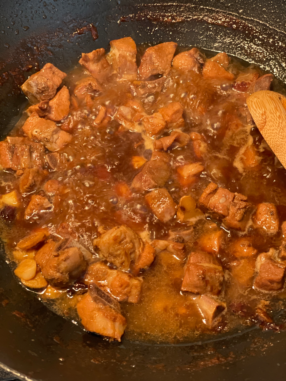 肉食动物最爱 铸铁锅炖猪软骨