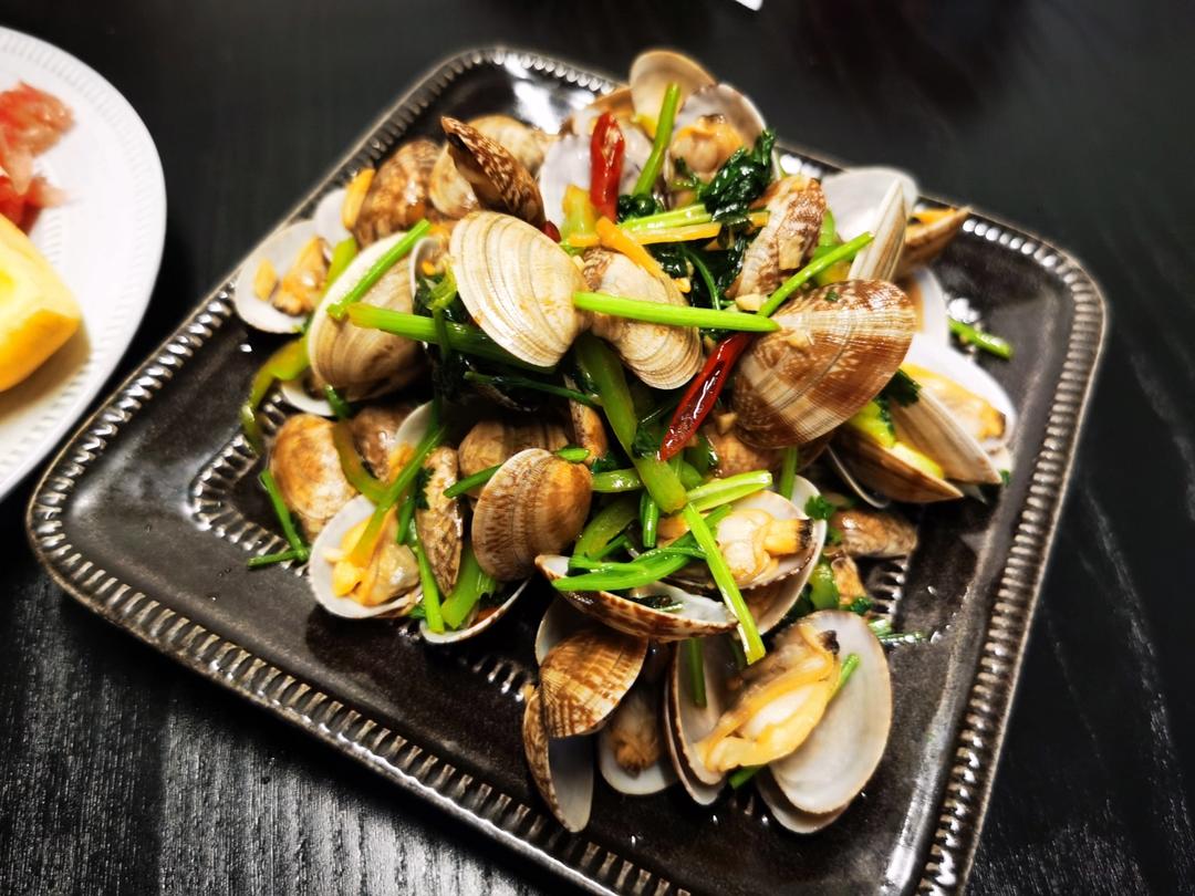 爆炒花甲（保留鲜味，不焯水的做法）