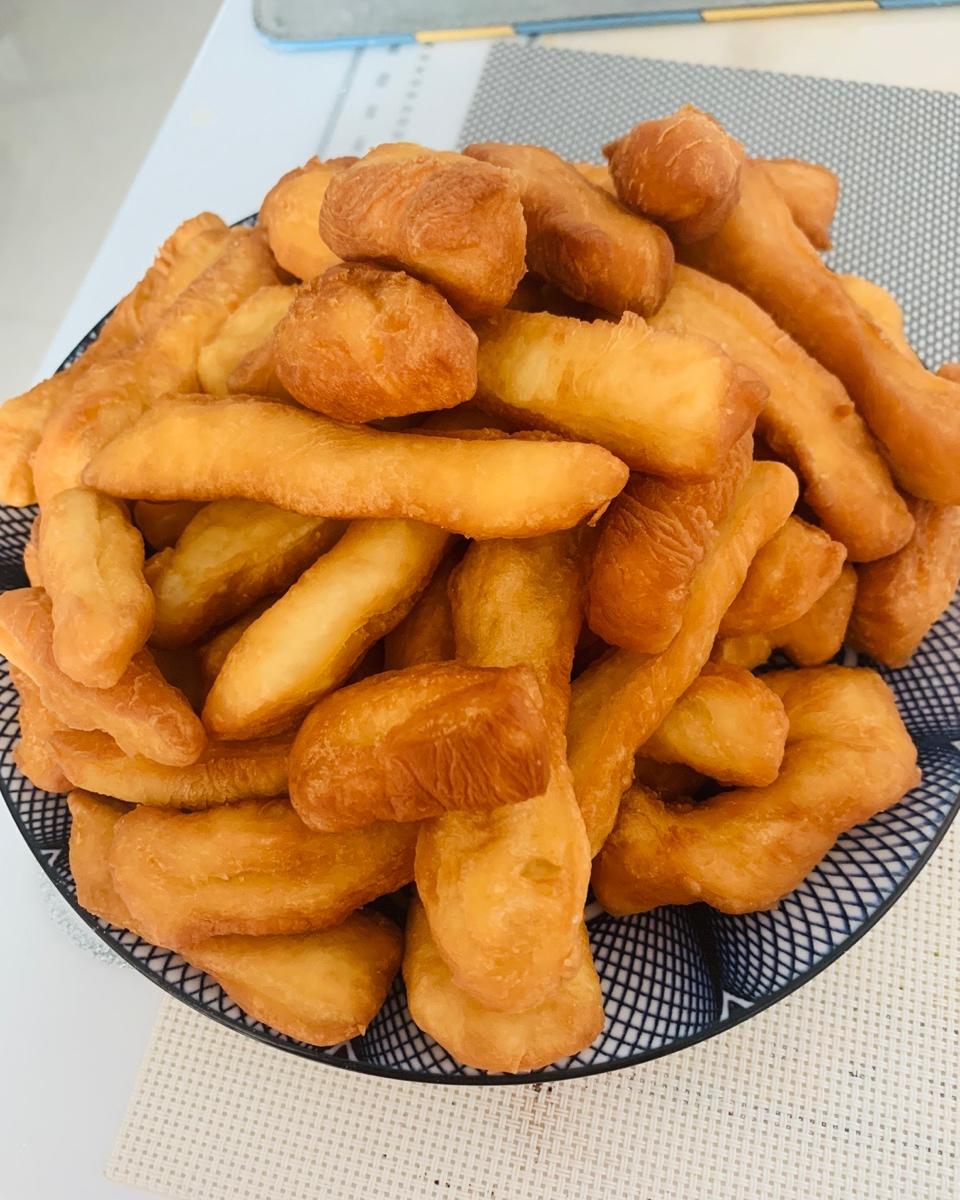 二十九哒九做的炸套环儿炸面果子