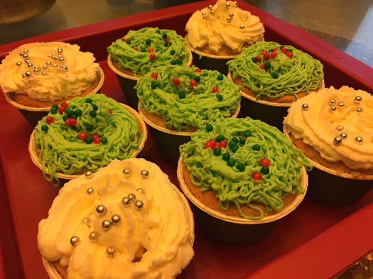 鲜奶油戚风杯子蛋糕（纸杯蛋糕）