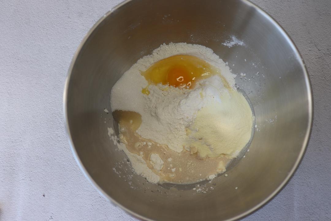 纯奶手撕吐司的做法 步骤1