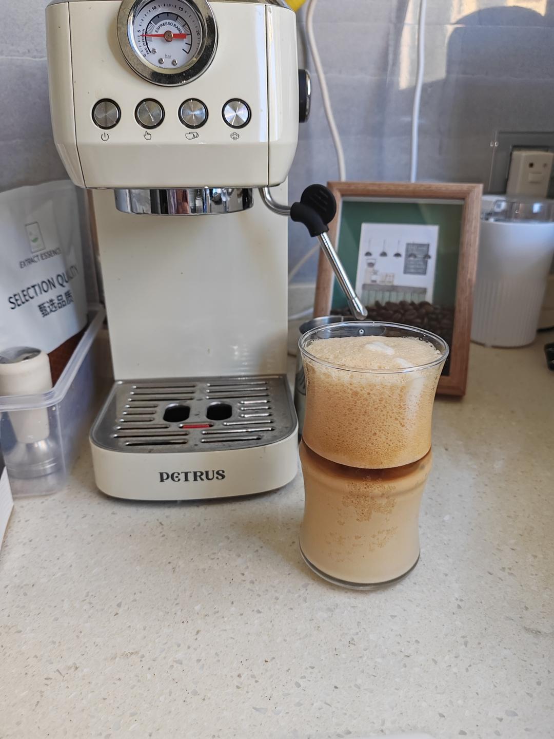 红茶冰震浓缩🥤这杯真的巨巨巨巨好喝！