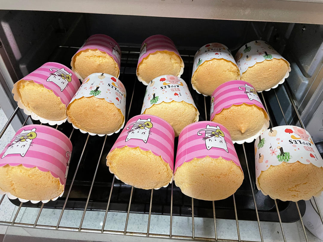 纸杯蛋糕 8寸戚风蛋糕的量