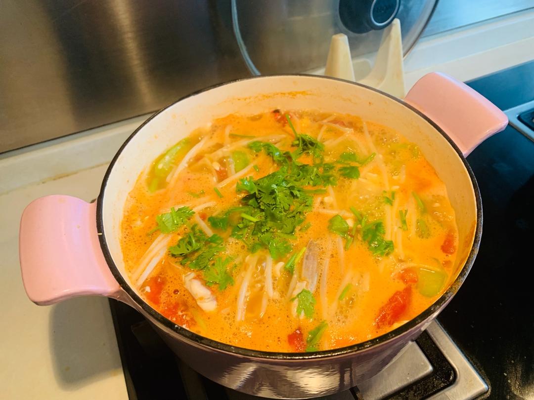 蕃茄梭子蟹豆腐煲