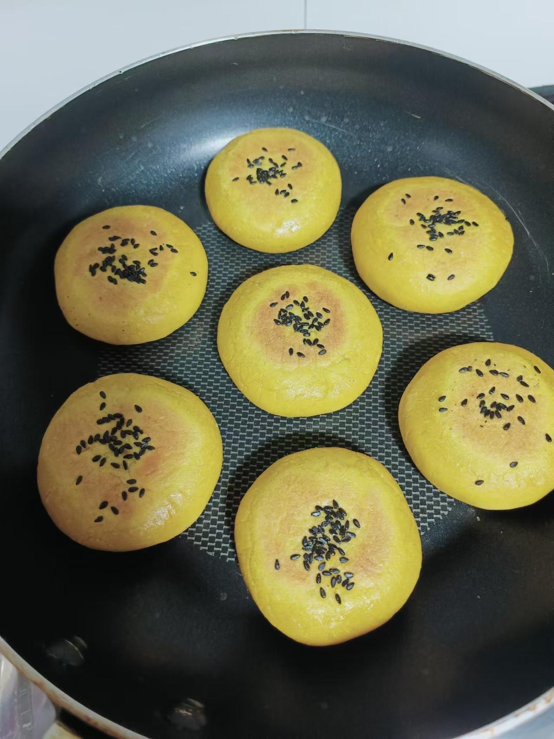 平底锅就能做!香甜软糯的南瓜饼