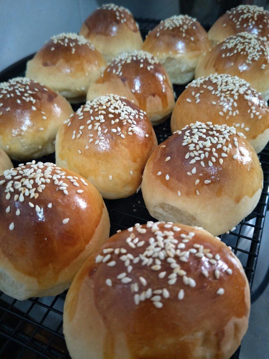 大人小孩都爱不释口的【蜂蜜牛奶小餐包】