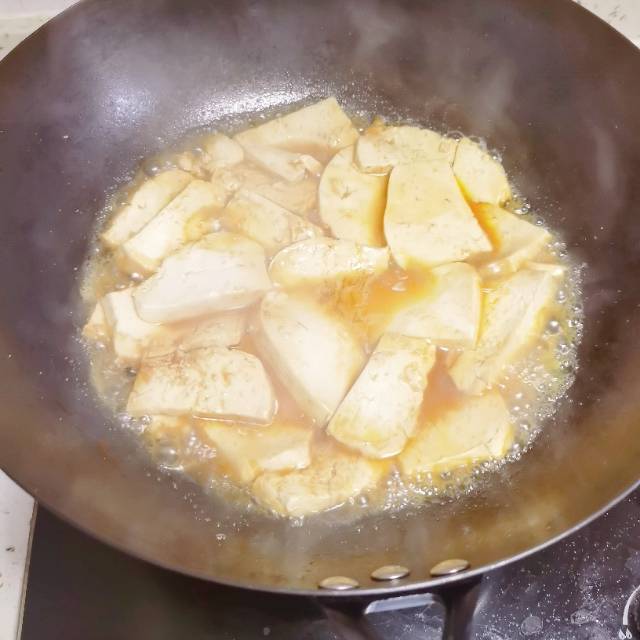 小姨妈葱煎豆腐（一清二白的素菜，简单而滋味。老人家尤其合适，入口柔软口味清淡）