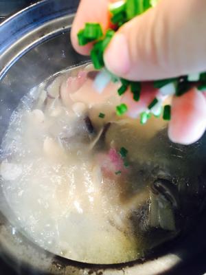 菌菇菜泡饭的做法 步骤11