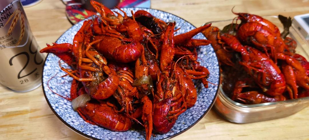 好吃到爆的蒜香小龙虾
