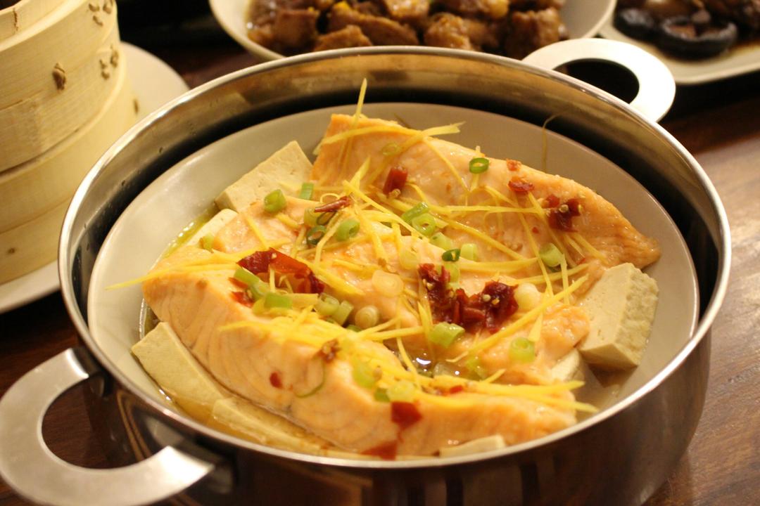 三文鱼蒸豆腐
