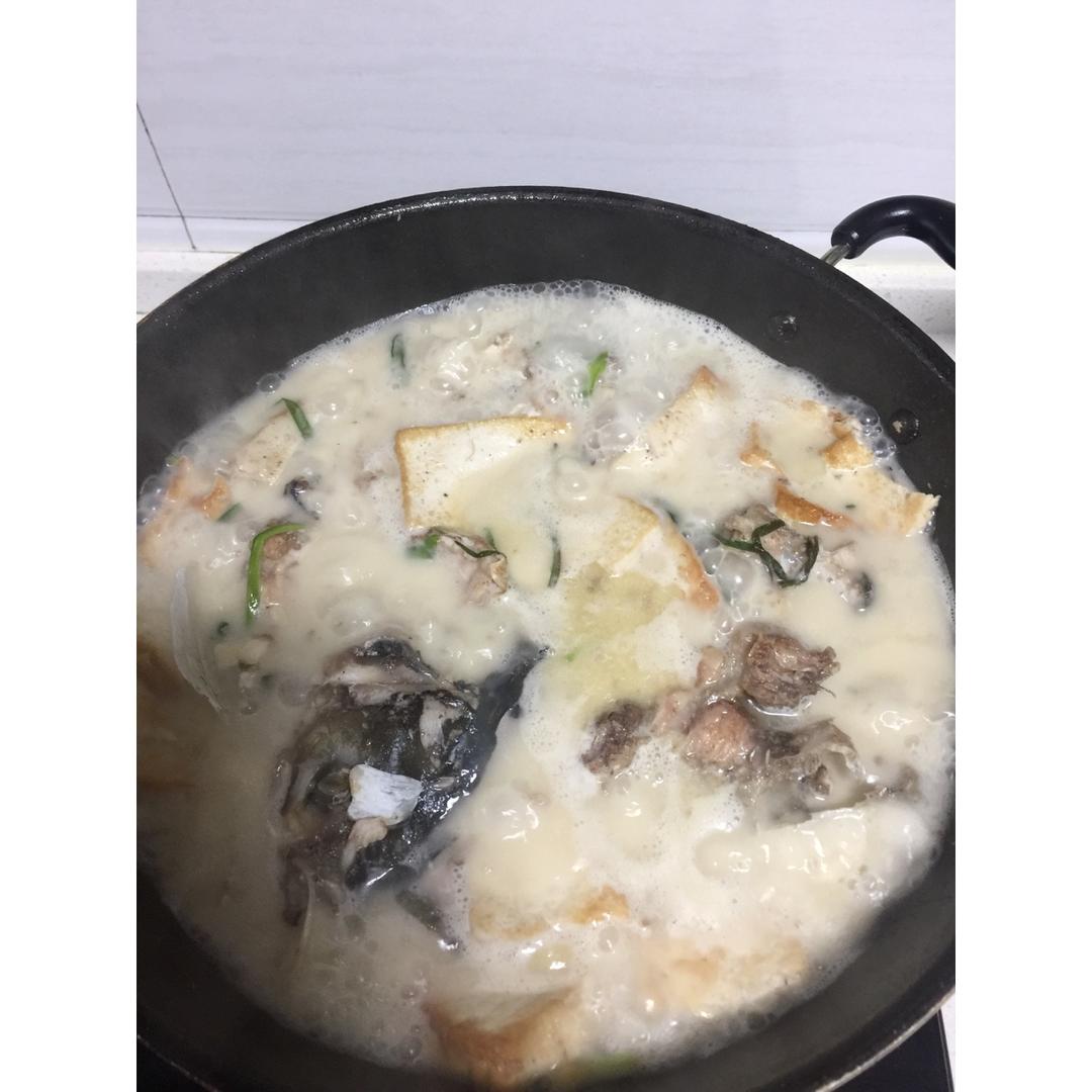 鱼头豆腐汤