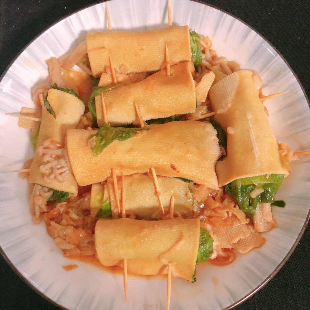 金针菇豆皮卷