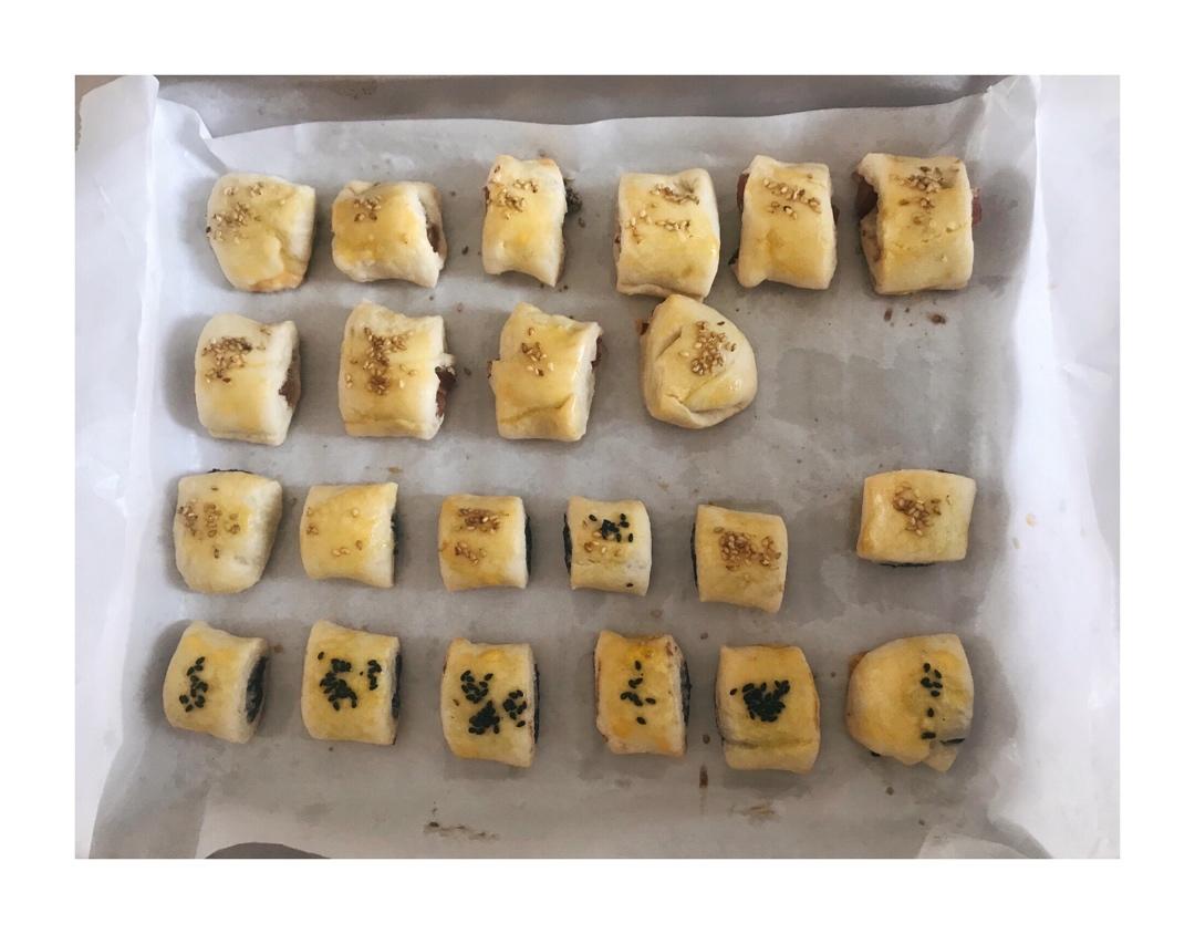 大人小孩都爱吃的豆沙香肠一口酥，一碰就碎哦