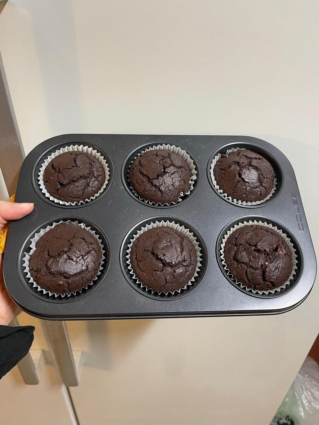 双重巧克力麦芬。零失败的杯子蛋糕，不用黄油，不用打蛋器，搅搅拌拌就能烤