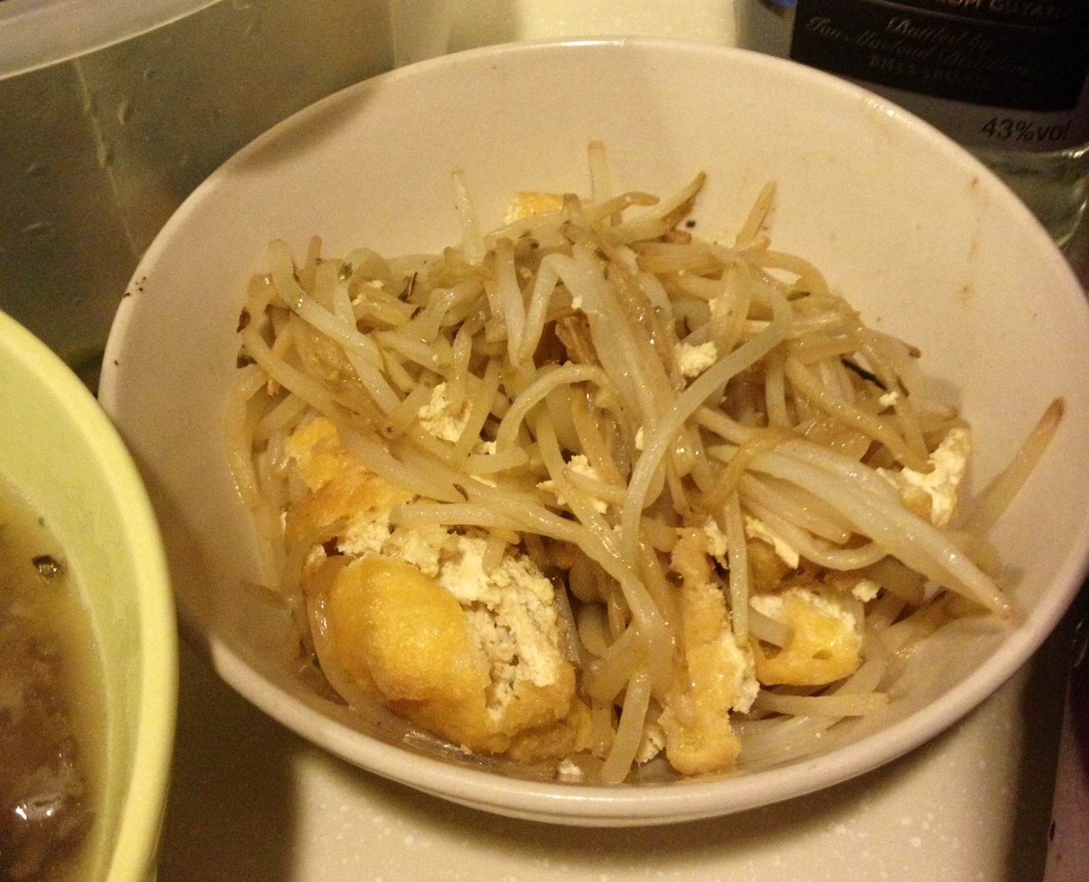 黄豆芽炒油豆腐