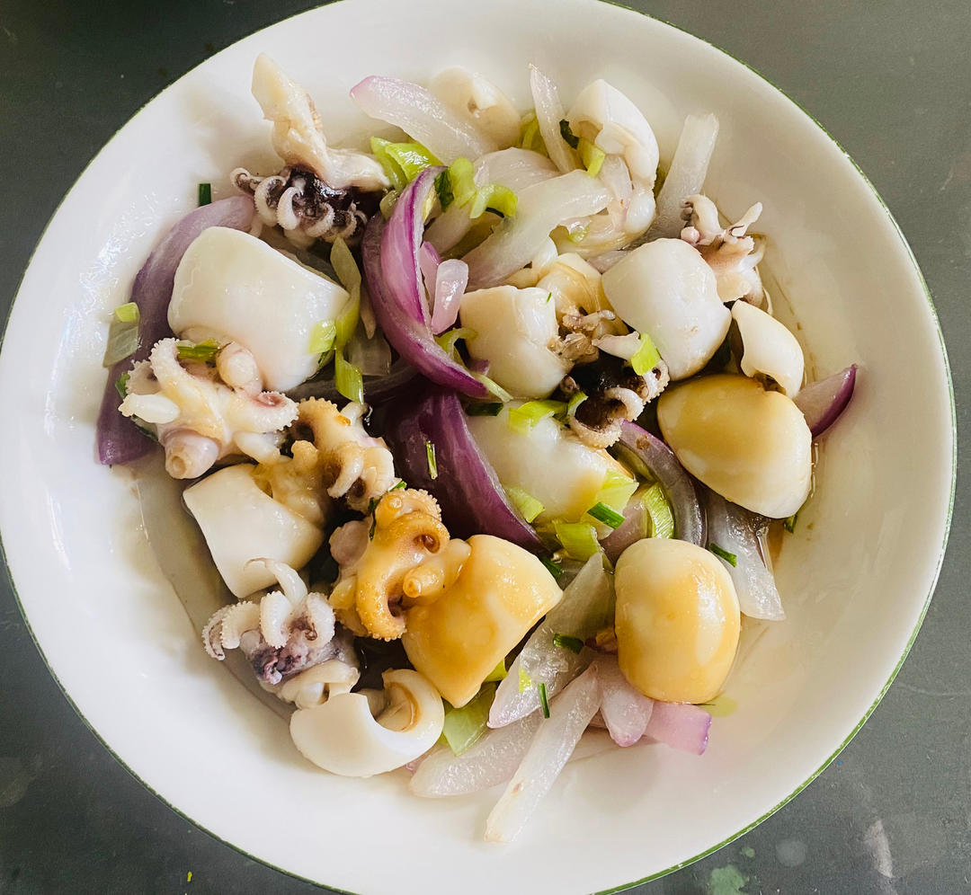 葱油白灼墨鱼鱿鱼